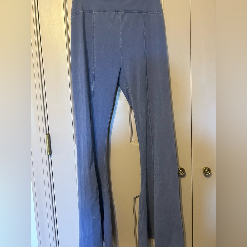 Aerie size medium never worn flare pants